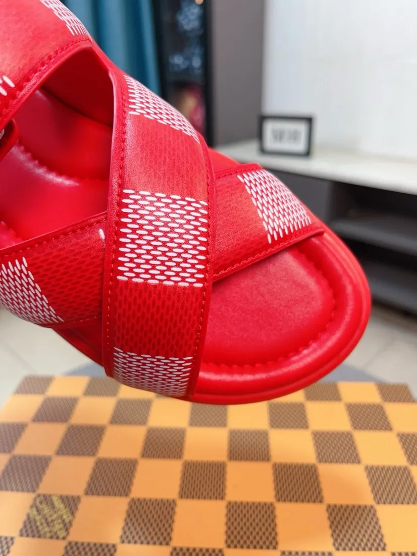 Men's shoes 💰380🌹🌹 (lv-Louis Vuitton) New men's slippers, high-end boutique, exquisite embossed logo decoration on the upper, fine workmanship, super soft soles, casual, loose and comfortable, a must-have in summer! \nsize：38-44